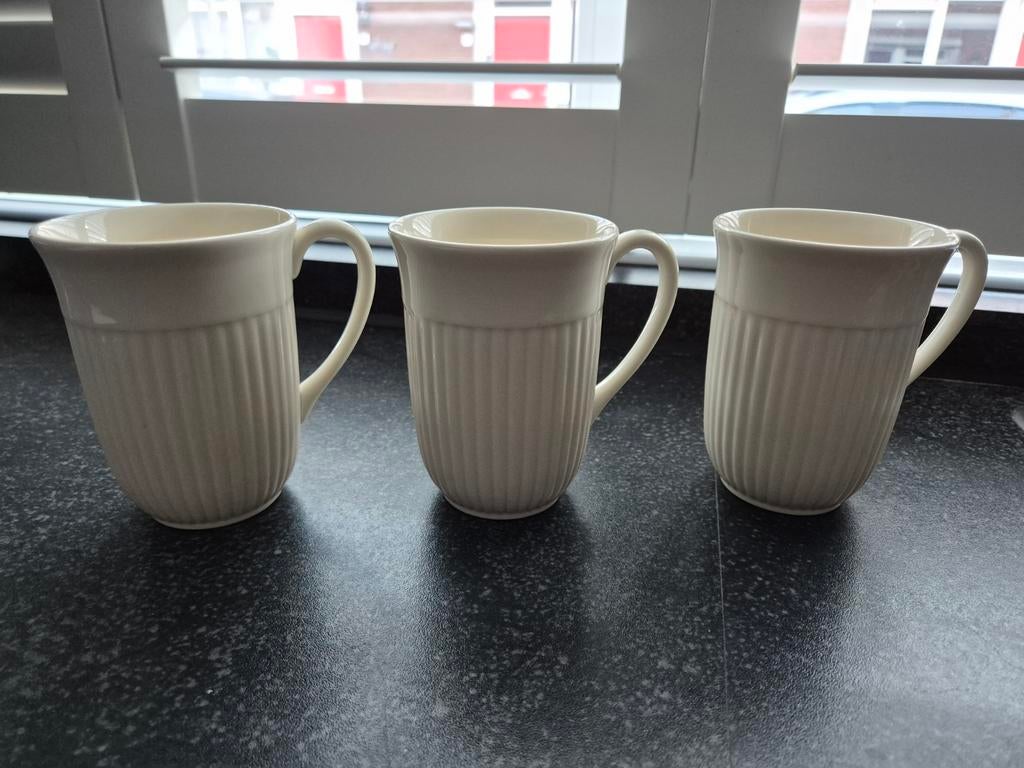Set van 3 Wedgwood Edme crèmekleurige mokken, Ophalen of Verzenden, Zo goed als nieuw, Wedgwood, Kop(pen) en/of Schotel(s)