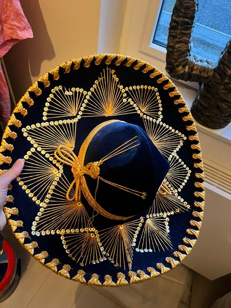 2 mexicaanse hoeden, Ophalen, Zo goed als nieuw, Overige maten