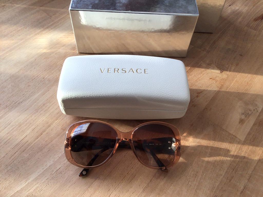 Versace zonnebril rose — bijna niet gebruikt, Sieraden, Tassen en Uiterlijk, Zonnebrillen en Brillen | Dames, Zonnebril, Gianni Versace