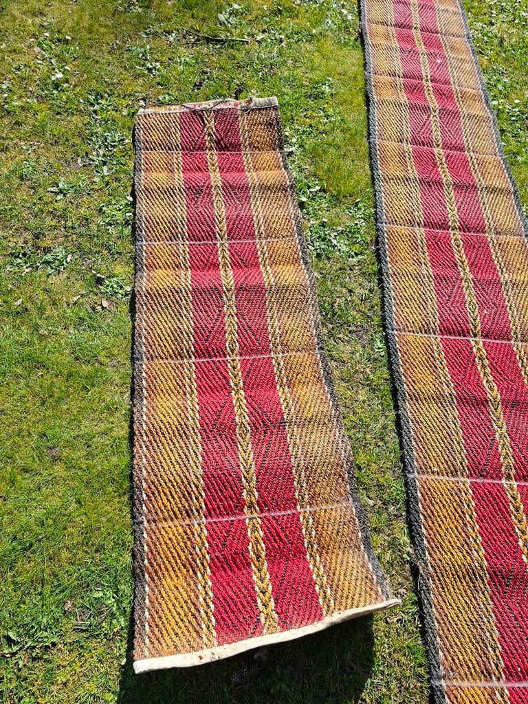 Antieke sfeervolle  kokos traploper, Huis en Inrichting, Ophalen, Gebruikt