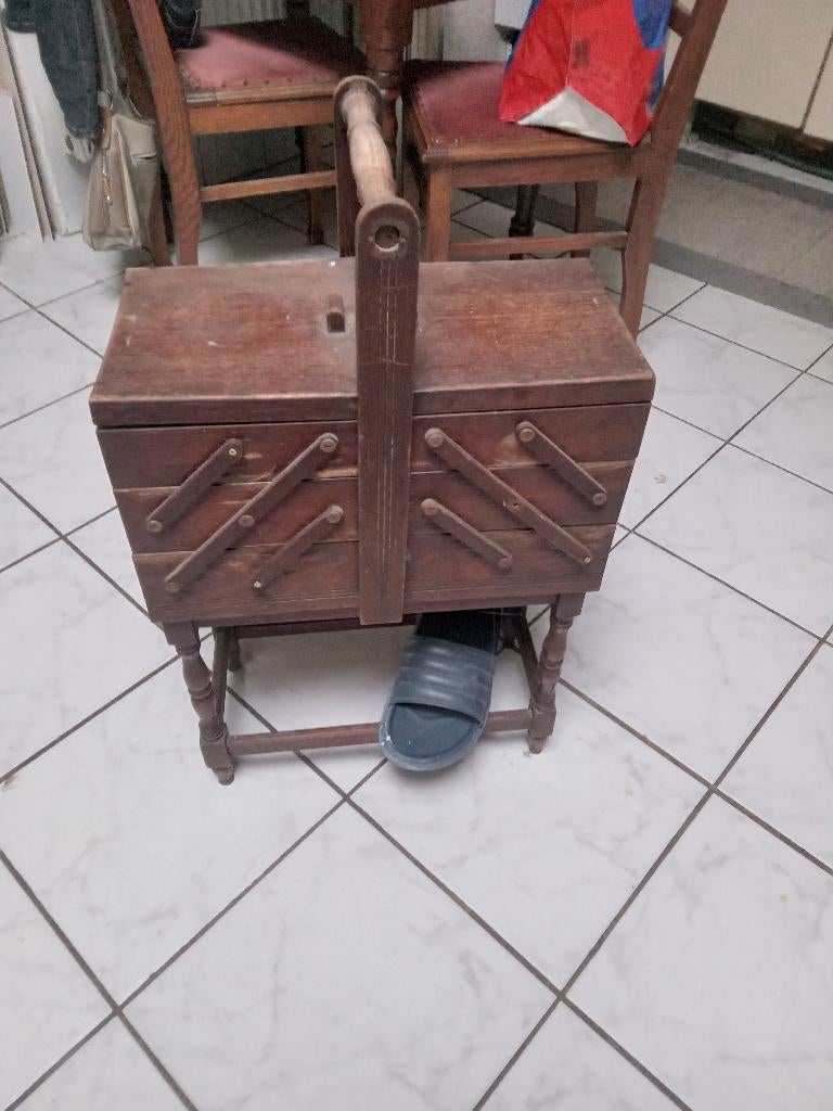 zeer oud oma's naai kastje, Ophalen of Verzenden