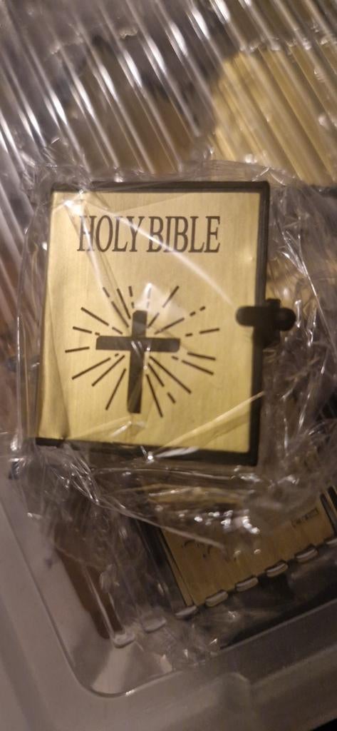 Kleine  mini  bijbel  boekje sleutelhanger, Overige materialen, Overige voorstellingen, Nieuw, Ophalen of Verzenden