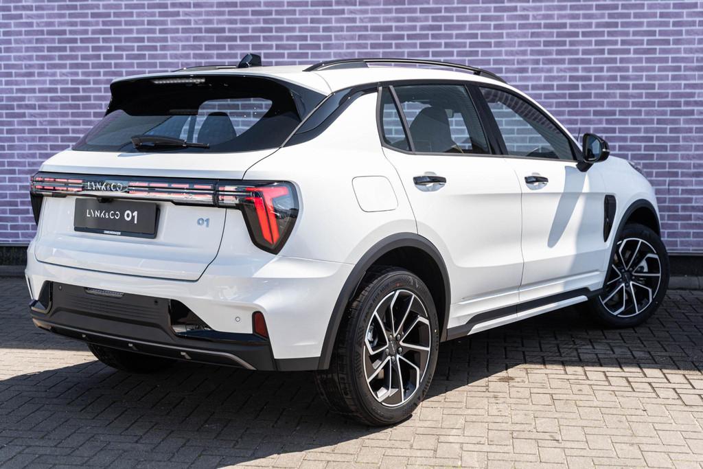 Lynk & Co 01 1.5 Core | GRATIS TREKHAAK | Nieuw Model | Acht, Auto's, Euro 6, 4 cilinders, Wit, Hybride Elektrisch/Benzine