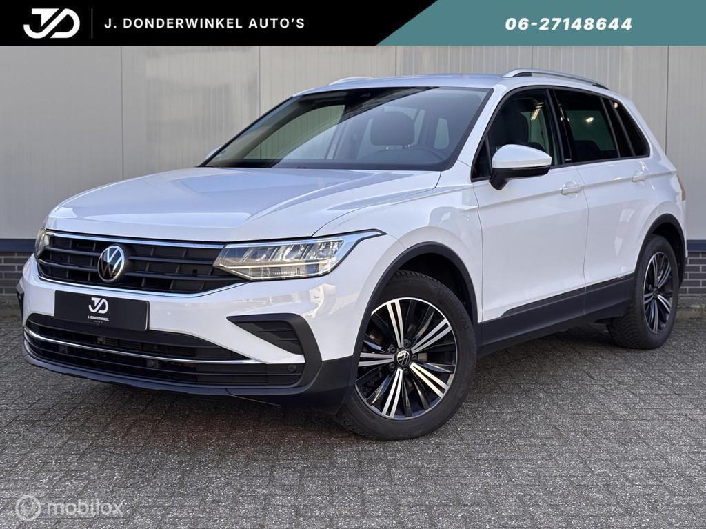 Volkswagen Tiguan 1.5 TSI United Elektr. Trekhaak Camera ACC, Voorwielaandrijving, 4 cilinders, Handgeschakeld, SUV of Terreinwagen