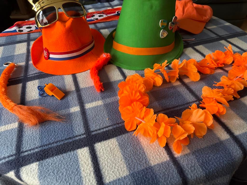 Oranje Koningsdag voetbal spullen, Ophalen of Verzenden, Gebruikt, Feestartikel, Oranje of Koningsdag
