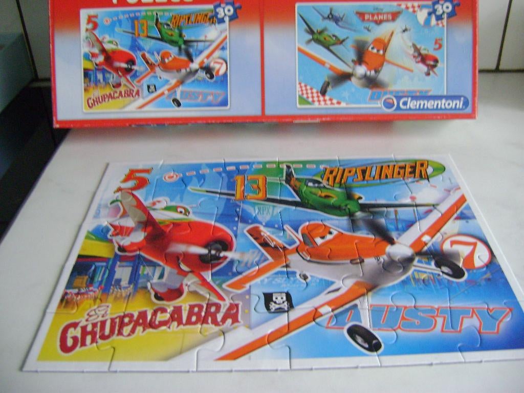 2 disney planes puzzels 4+ 2x 30 grotere stukken geen domino, Ophalen of Verzenden, Overige figuren, Zo goed als nieuw, Overige typen