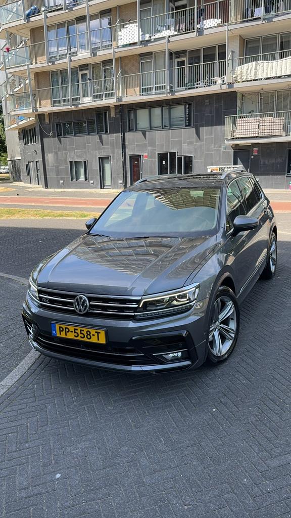 Volkswagen Tiguan R-Line 1.4 TSI 110KW/150PK DSG virtual, 1800 kg, Zwart, 4 cilinders, USB
