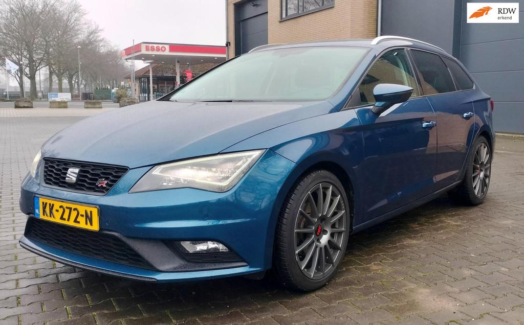 Seat Leon ST FR Camera Carplay Navi 18” 3mnd gar, Voorwielaandrijving, Gebruikt, Origineel Nederlands, Handgeschakeld
