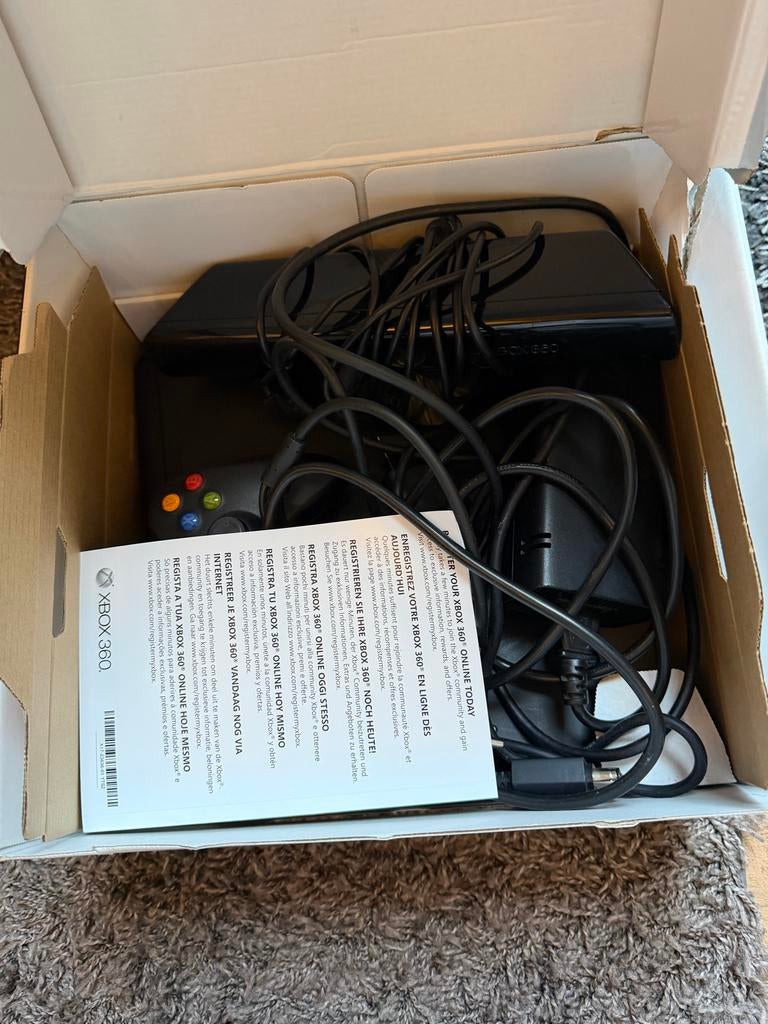 Xbox 360 S 250GB met Kinect en games, Ophalen, Zo goed als nieuw, Met 1 controller, 250 GB