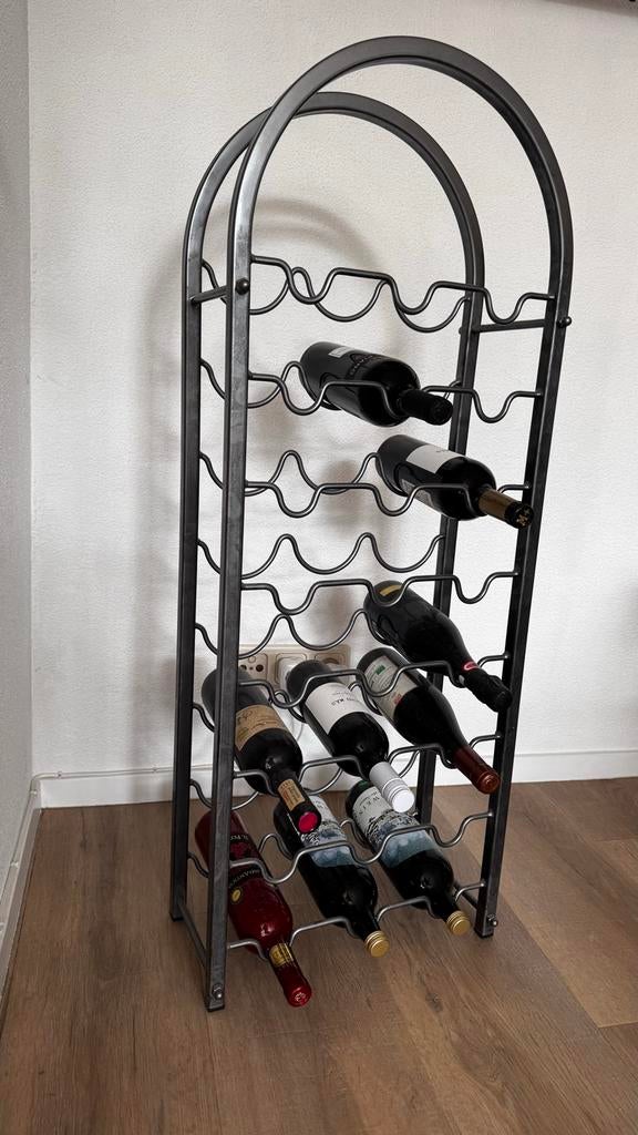 Wijnrek smeedijzer met industriële look voor 24 flessen, Ophalen, 15 tot 25 flessen, Zo goed als nieuw, Metaal