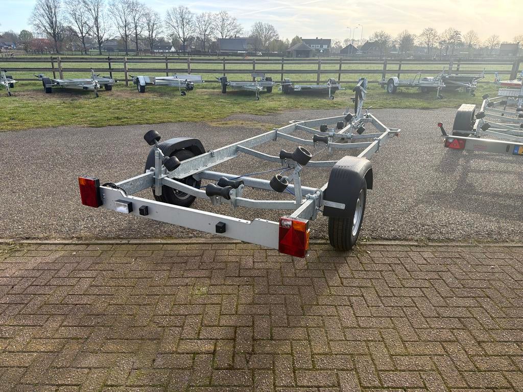 Scandinavische Boottrailer variant, Watersport en Boten, Boottrailers, Ophalen, Minder dan 1500 kg, Gebruikt, Sloepentrailer