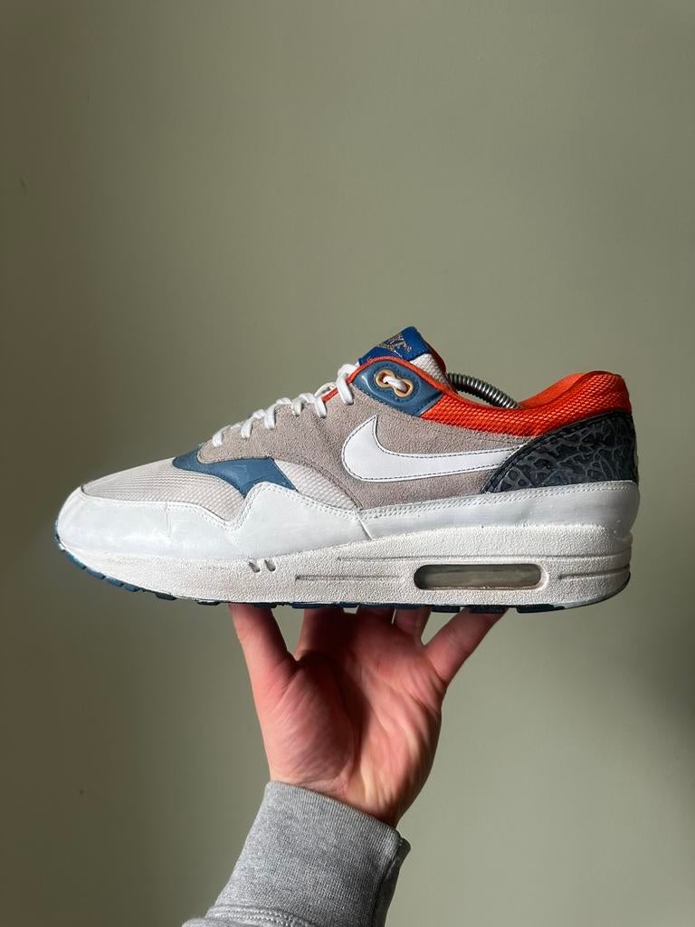 Nike Air Max 1 Friendly Football Pack / 45, Kleding | Heren, Schoenen, Overige kleuren, Ophalen of Verzenden, Sneakers of Gympen