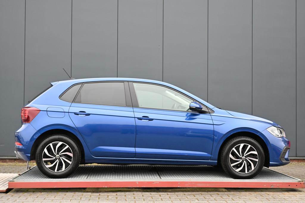 Volkswagen Polo 1.0 TSI Life automaat (bj 2023), Stof, Gebruikt, Blauw, 49 €/maand