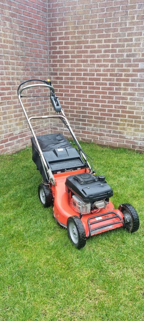 Sterke profesionele Kubota benzine loopmaaier, Tuin en Terras, Ophalen, Cirkelmaaier, Gebruikt, Opvangzak