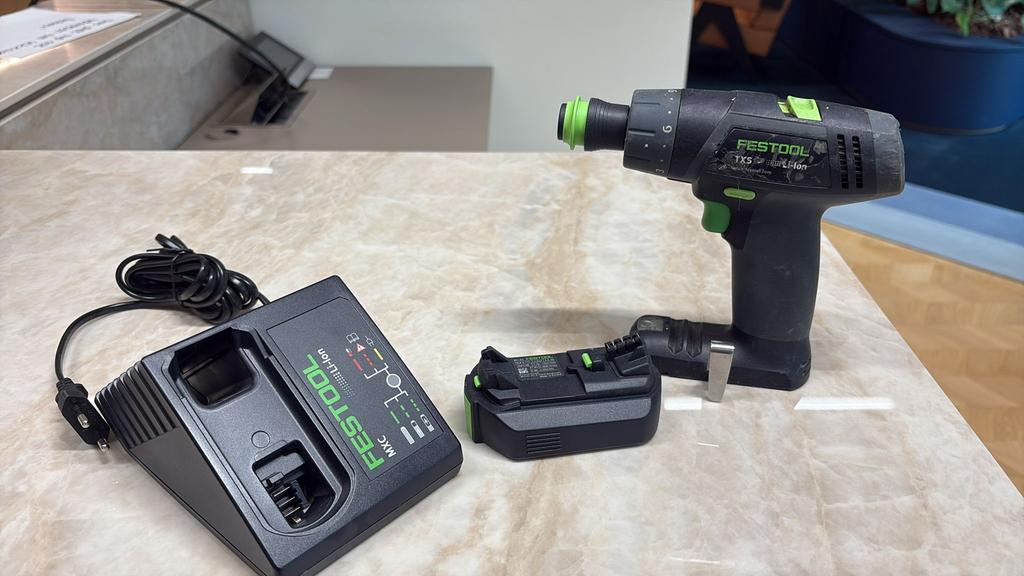Festool TXS accuboormachine compleet met accu en oplader, Variabele snelheid, Ophalen of Verzenden, Minder dan 400 watt, Zo goed als nieuw