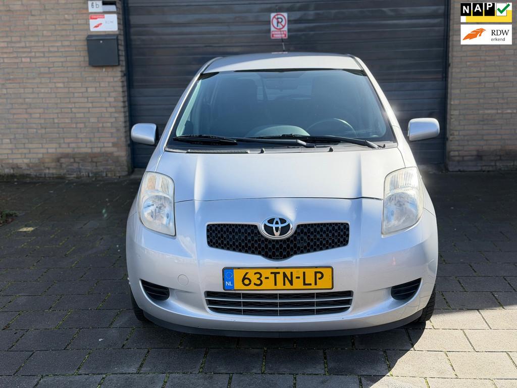 Toyota Yaris 1.3 VVTi Sol Apk Airco elekt pakket Lage km’s, Voorwielaandrijving, Stof, Zwart, 4 cilinders