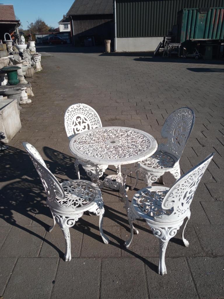 Oude Franse ijzeren terrasset, Ophalen