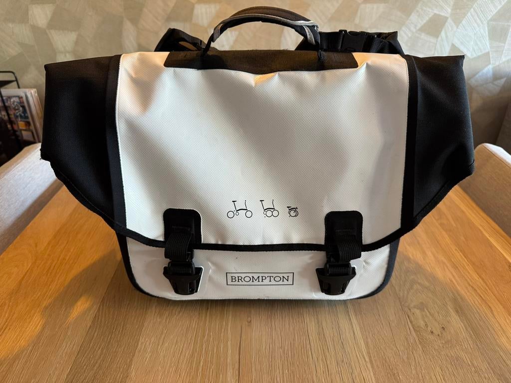 Brompton Ortlieb tas wit, Fietsen en Brommers, Fietsaccessoires | Fietstassen, Ophalen of Verzenden, Zo goed als nieuw