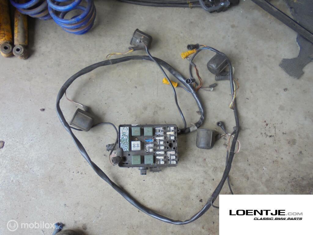 Koplamp stekkers en zekeringkast BMW e28 518 520 535i 528 et, Gebruikt, Ophalen of Verzenden, BMW, BMW