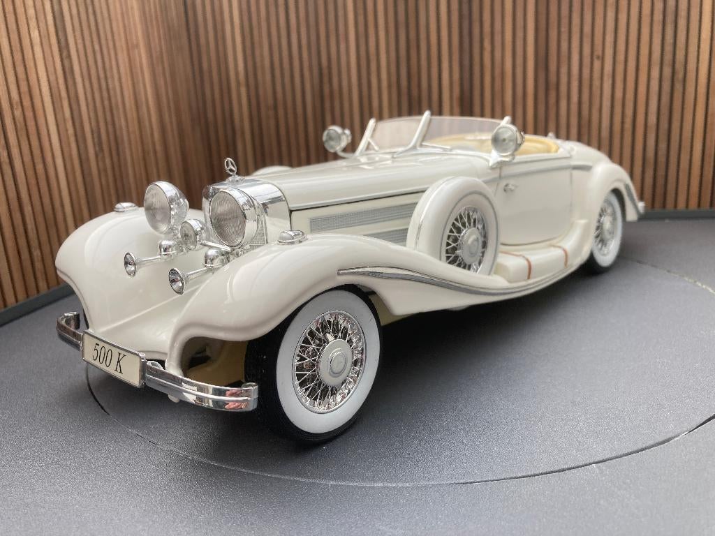 Mercedes Benz 500 K Specialroadster 1:18 Maisto Wit MJ, Hobby en Vrije tijd, Modelauto's | 1:18, Ophalen of Verzenden, Zo goed als nieuw