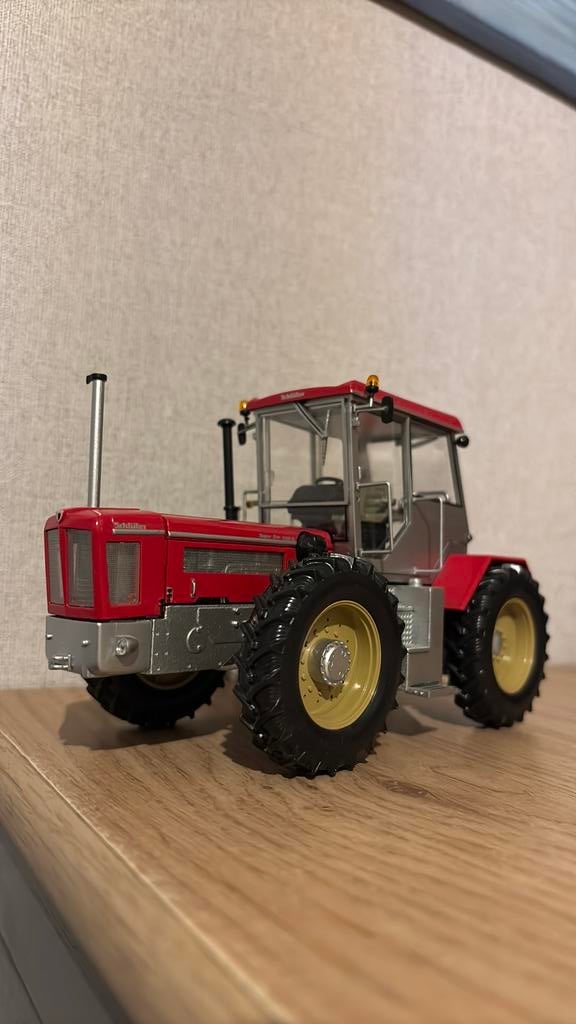 Schlüter supet trac 2500 VL schuco 1:32, Ophalen of Verzenden, Zo goed als nieuw, Tractor of Landbouw, Schuco
