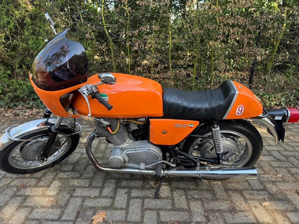 Laverda SF 750, 750 cc, 2 cilinders, Sport, 12 t/m 35 kW