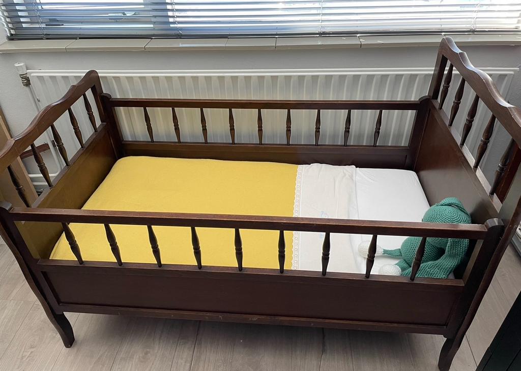 Antiek babybedje 120x60cm - Goede staat, Ophalen, Gebruikt, Bruin, 190 cm of minder