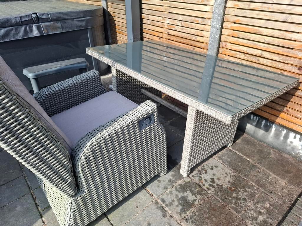 Tuintafel en tuinstoel merk Tierra, Tuin en Terras, Tuinsets en Loungesets, Ophalen, Kunststof, Gebruikt, Bijzettafel