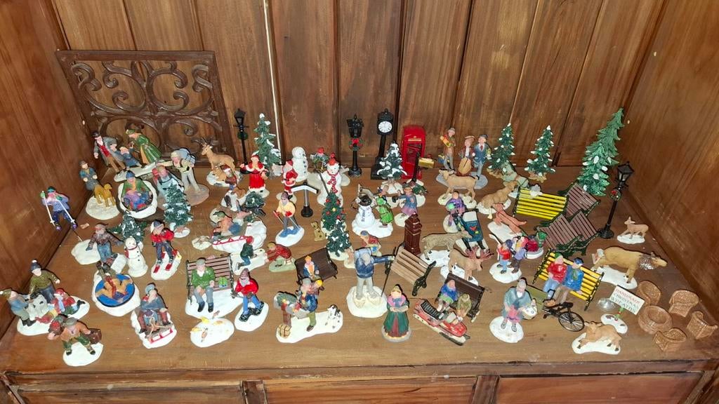 Partij Lemax kerstdorp figuren poppetjes kerst huis, Diversen, Kerst, Ophalen of Verzenden