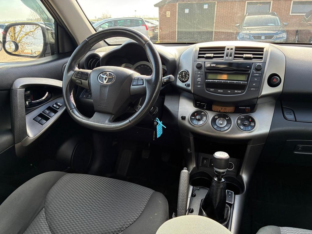 Toyota RAV4 2.0 VVTi Dynamic 2WD | Cruise + Clima + Stoel ve, Euro 5, Stof, Gebruikt, Zwart