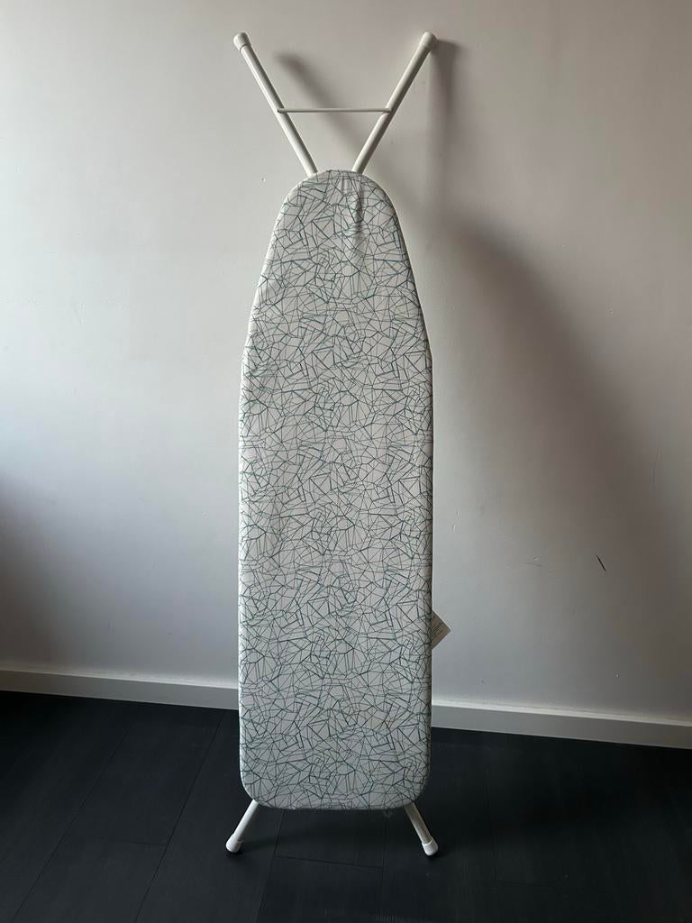 Strijkplank met verstelbare hoogte, Ophalen, Gebruikt