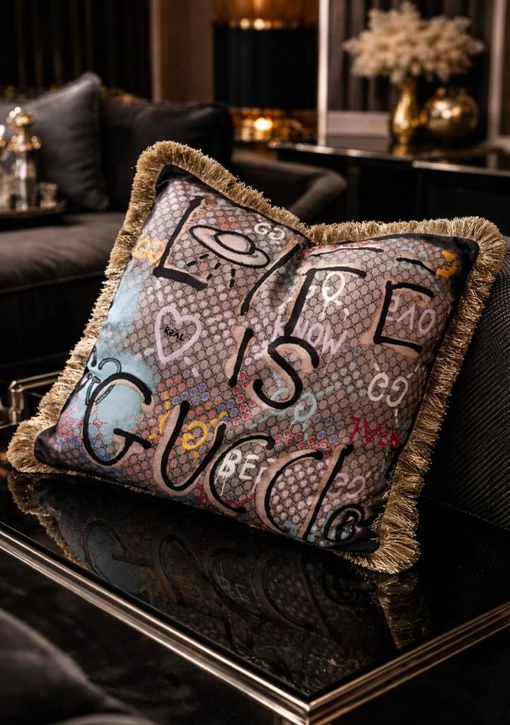 Life is gucci kussens, Huis en Inrichting, Ophalen of Verzenden, Zo goed als nieuw, Vierkant