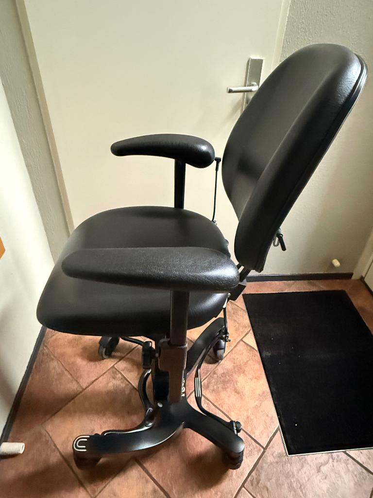 Trippelstoel VELA 700EB, Ophalen, Zo goed als nieuw