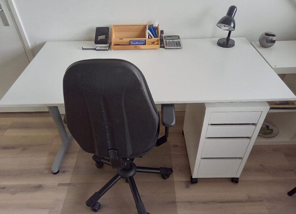 bureau met lade kast en bureaustoel, Huis en Inrichting, Bureaus, Ophalen, In hoogte verstelbaar, Zo goed als nieuw