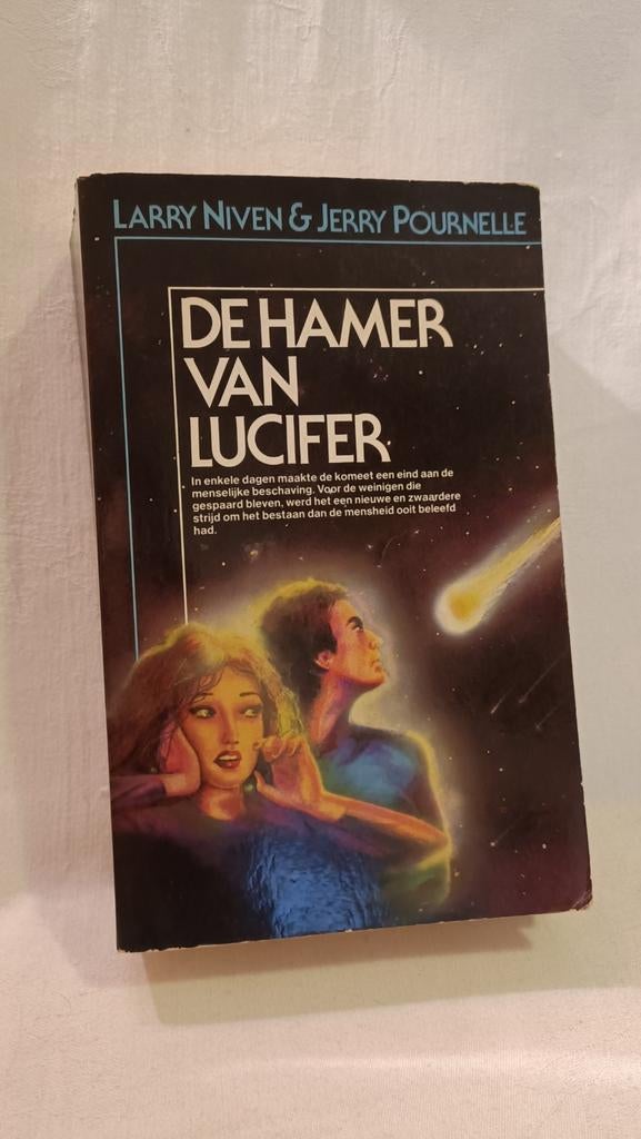 Niven, Larry & Pournelle, Jerry - De hamer van Lucifer, Boeken, Ophalen of Verzenden, Gelezen, Larry Niven, Jerry Pournelle
