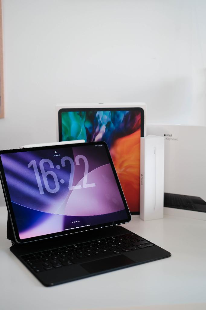 Apple iPad Pro 12,9 inch (4e generatie) 128GB, Computers en Software, Apple iPads, Ophalen, 12 inch, Zo goed als nieuw, Apple iPad Pro