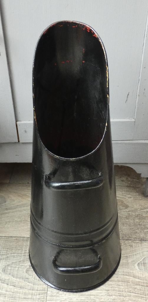 oude kolenkit/ zwart email kolenkit, Antiek en Kunst, Antiek | Emaille, Ophalen of Verzenden