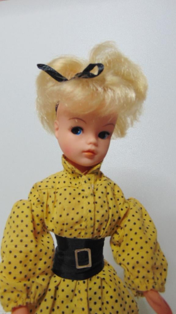 Popzangeres Disco Sindy pop uit de jaren 80, Verzamelen, Ophalen of Verzenden, Gebruikt, Pop