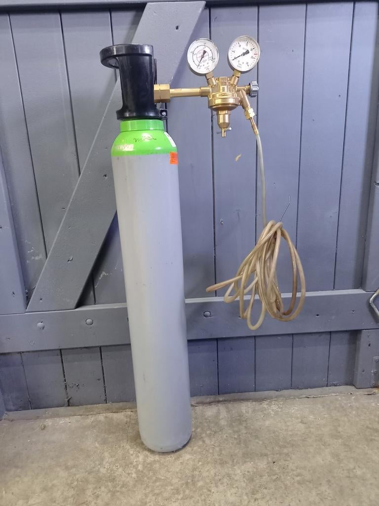 Formeer 5 10l gasfles voor RVS lassen (eigendom), Ophalen