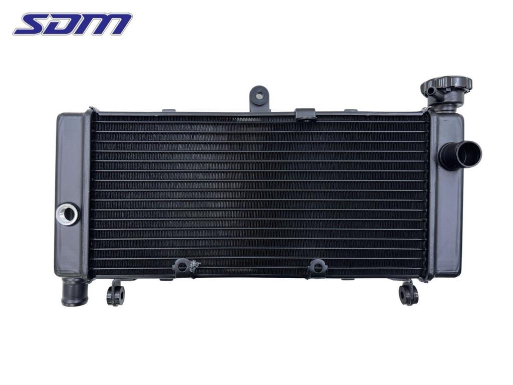 RADIATEUR ZRX 1100 1997-2000 (ZRX1100 ZR1100C) (390601147), Motoren, Dhr. S. di Majo, Nieuw, Info@cama-motorparts.nl, P.J. Troelstraweg 8 8
3144 CX  MAASSLUIS, NL