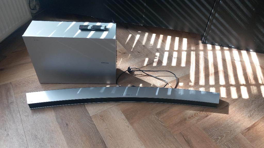 Samsung HW-J7501curved soundbar + Subwoofer, Ophalen of Verzenden, Met externe subwoofer, Gebruikt