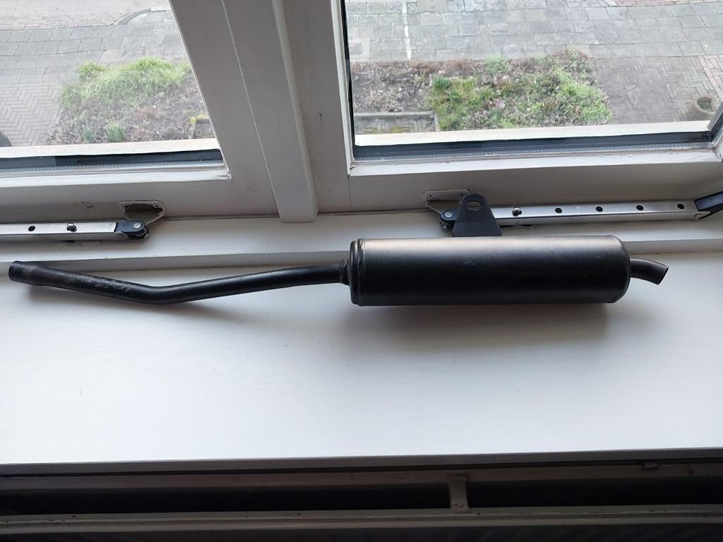 Tk zgan uitlaat demper derbi, Fietsen en Brommers, Brommeronderdelen | Algemeen, Ophalen of Verzenden, Zo goed als nieuw, Uitlaat