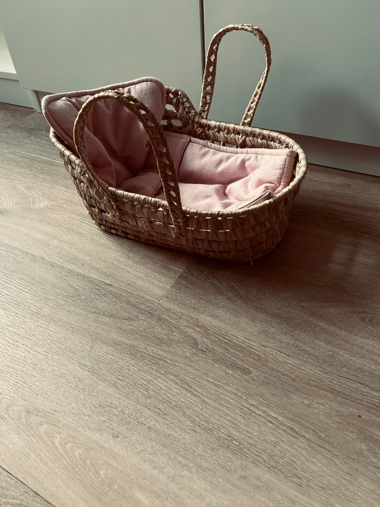 Poppenmandje met roze bekleding, Ophalen of Verzenden, Zo goed als nieuw, Overige typen