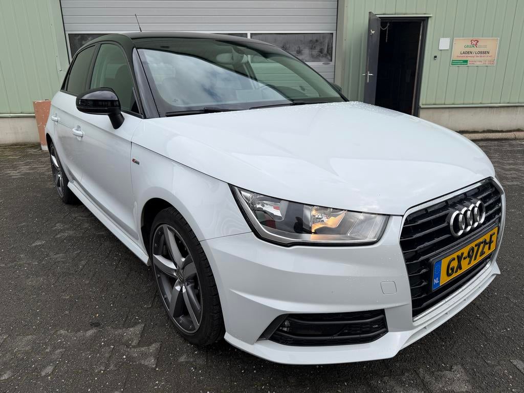 Audi A1 1.0 Tfsi 70KW SB S line '15 Leder Automaat Nav, Auto's, Audi, A1, Particulier, Onderhoudsboekje, 1065 kg
