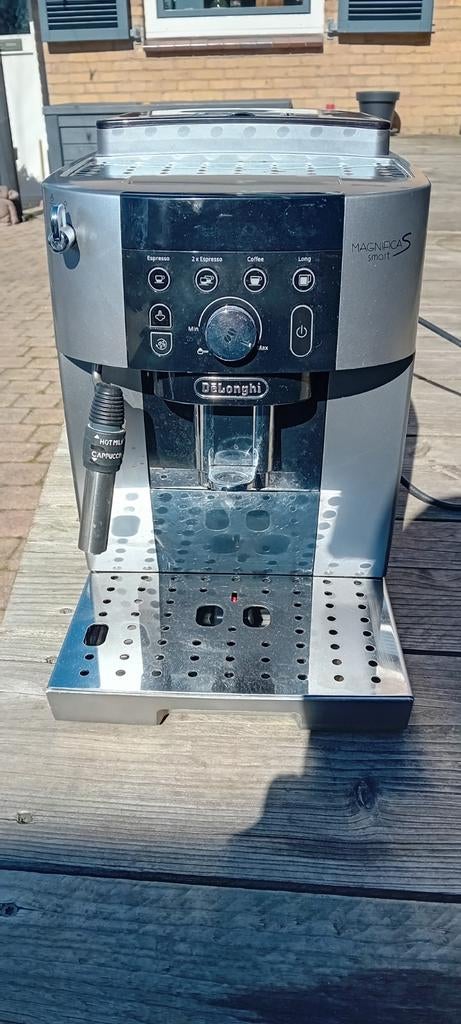 Delonghi koffiebonen koffieapparaat, Ophalen, Zo goed als nieuw, Koffiemachine