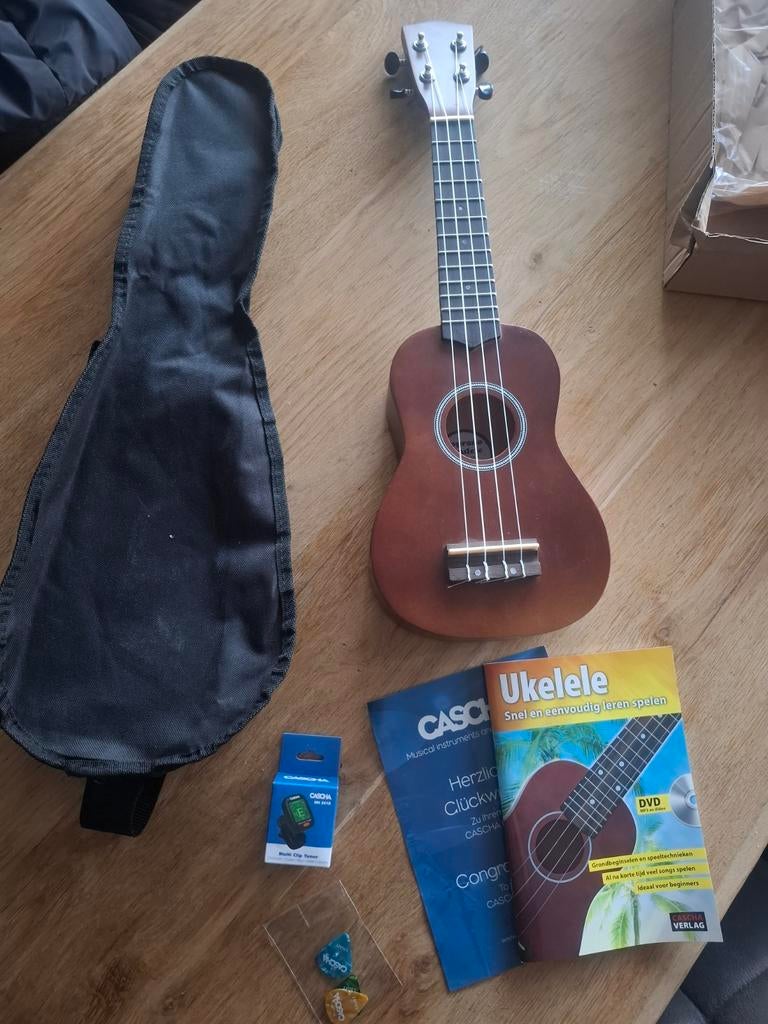 Cascha Sopraan Ukelele gitaar met accessoires, Muziek en Instrumenten, Ophalen of Verzenden, Zo goed als nieuw, Overige typen