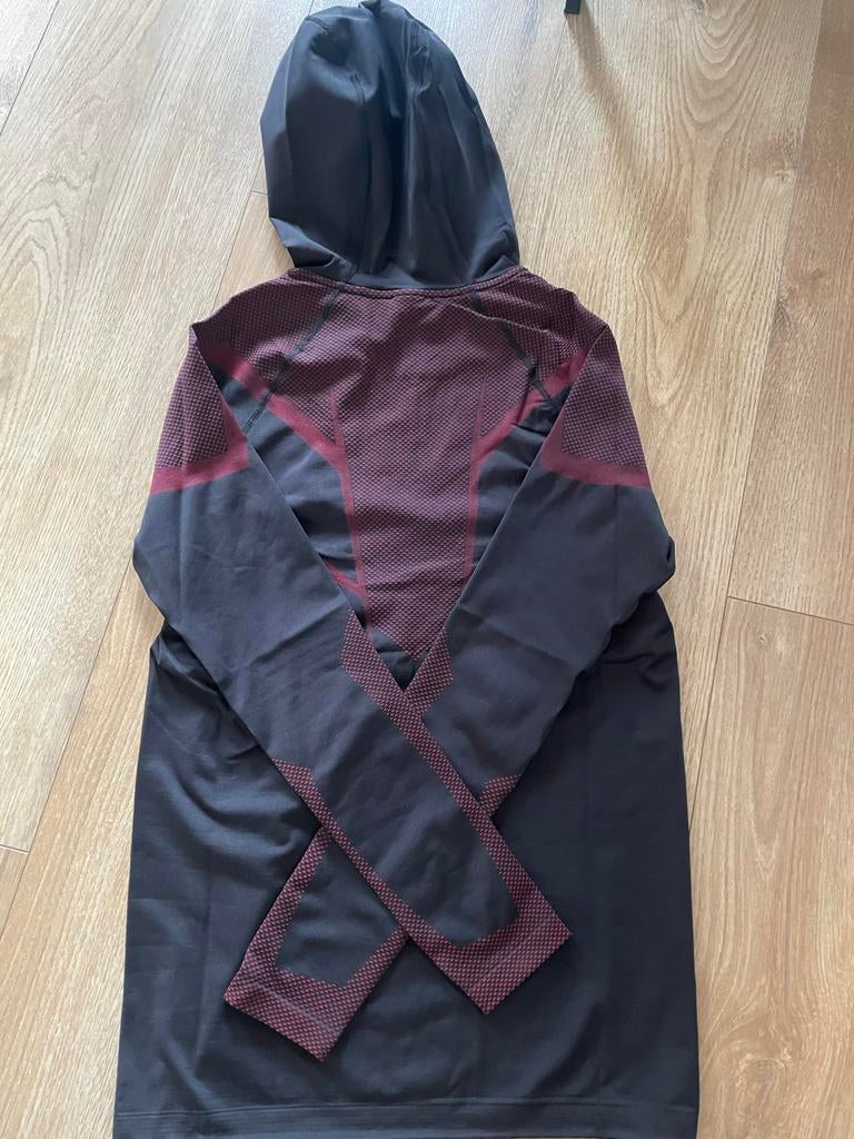 Gymshark Onyx 5.0 Seamless Hoodie Carmine Red Maat M, Fitness, Maat 48/50 (M), Nieuw, Ophalen of Verzenden