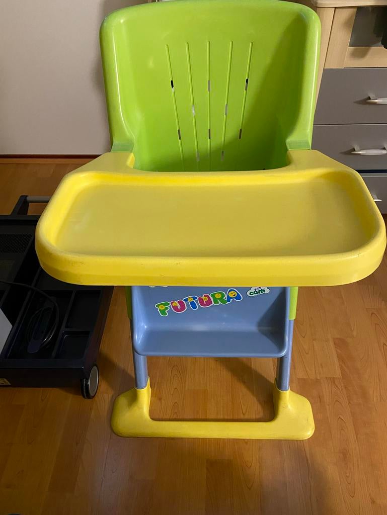 Futura kinderstoel inklapbaar en in hoogte verstelbaar, Ophalen, Gebruikt, Inklapstoel, Afneembaar eetblad