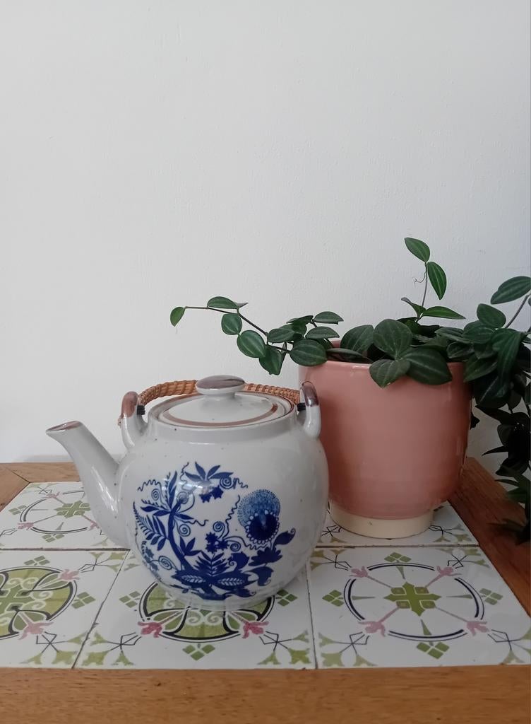 Vintage Theepot met Blauwe Bloemen, Antiek en Kunst, Antiek | Servies los, Ophalen of Verzenden