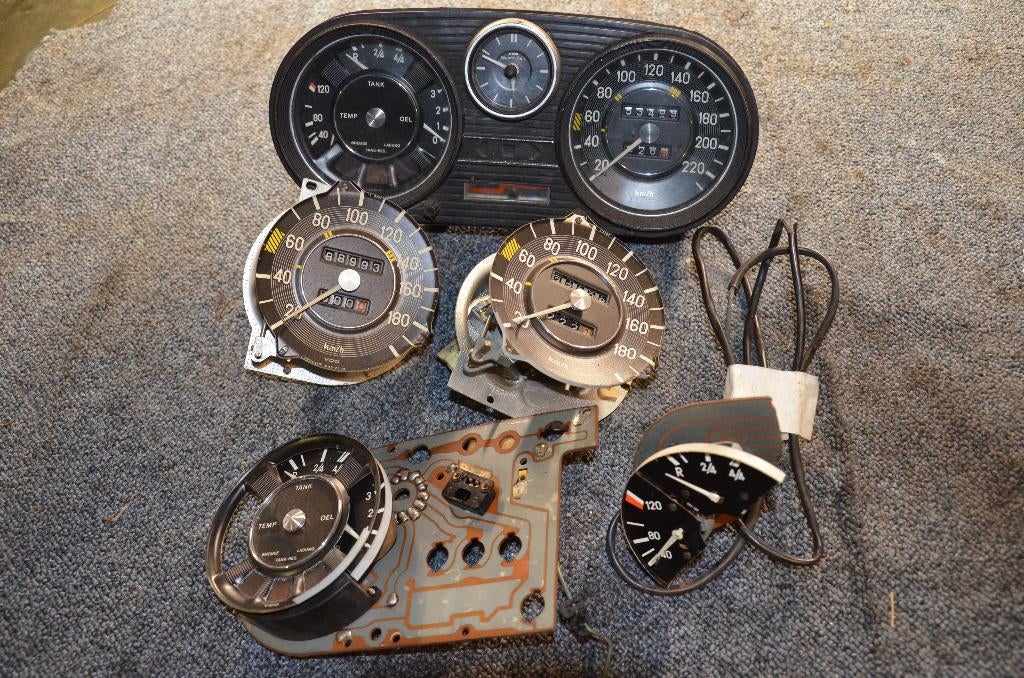 Mercedes W114 W115 W123 W124 dashboard teller units, Ophalen of Verzenden, Gebruikt, Mercedes-Benz